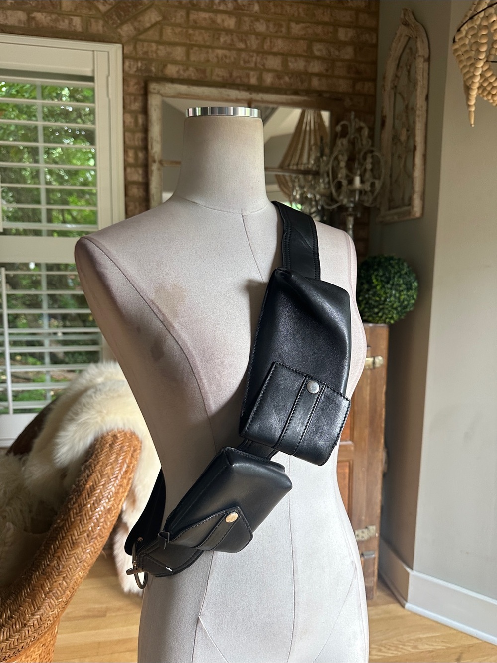 WE THE FREE BLACK LEATHER BELT ONE SIZE EXCELLENT